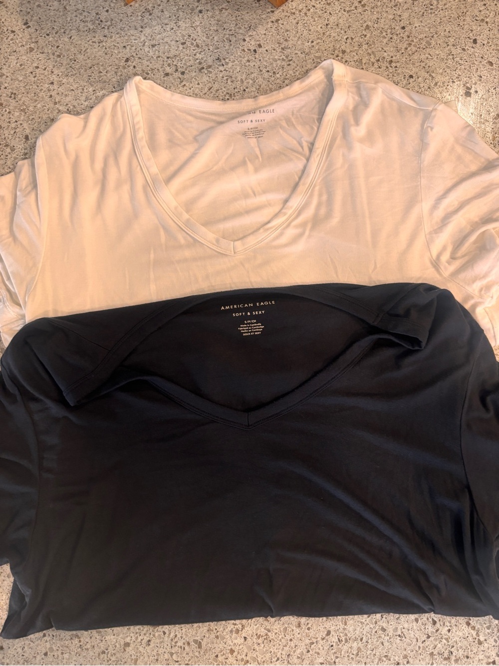 American Eagle Outfitters Two-Pack V-Neck Tees - White & Black (s)